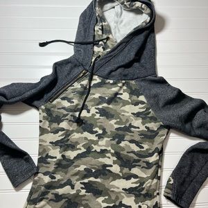 Mindy maes market double hood camo